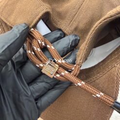 實拍免運 Miu Miu 經典刺繡LOGO 復古短簷棒球帽 男女同款 百搭老帽 潮流穿搭 遮陽帽 鴨舌帽 街頭質感 質感配件:圖片 22