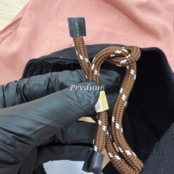 實拍免運 Miu Miu 經典刺繡LOGO 復古短簷棒球帽 男女同款 百搭老帽 潮流穿搭 遮陽帽 鴨舌帽 街頭質感 質感配件:圖片 13