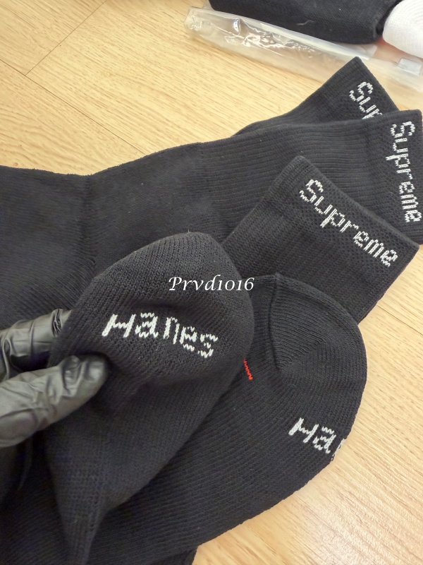 實拍免運 Supreme x Hanes Crew Socks 中筒襪 經典款 潮流 穿搭 街頭男女素色長襪:圖片 9