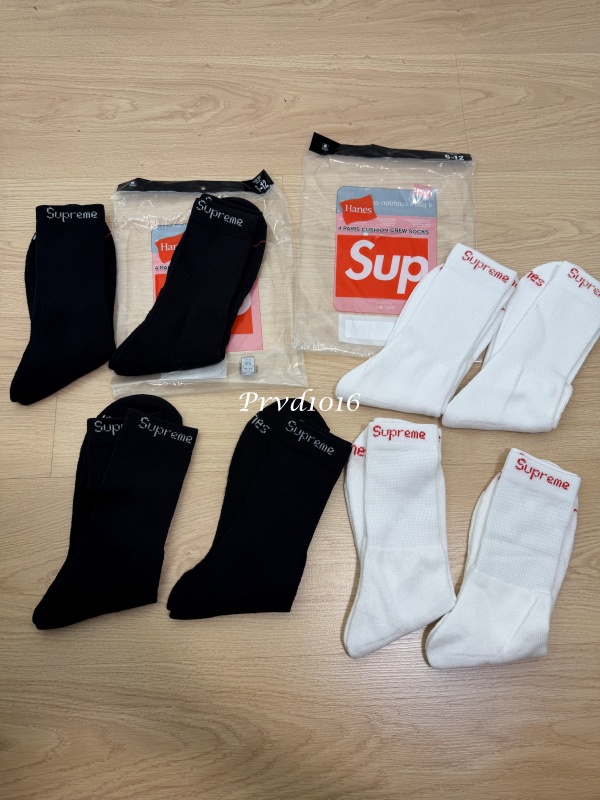 實拍免運 Supreme x Hanes Crew Socks 中筒襪 經典款 潮流 穿搭 街頭男女素色長襪:圖片 10