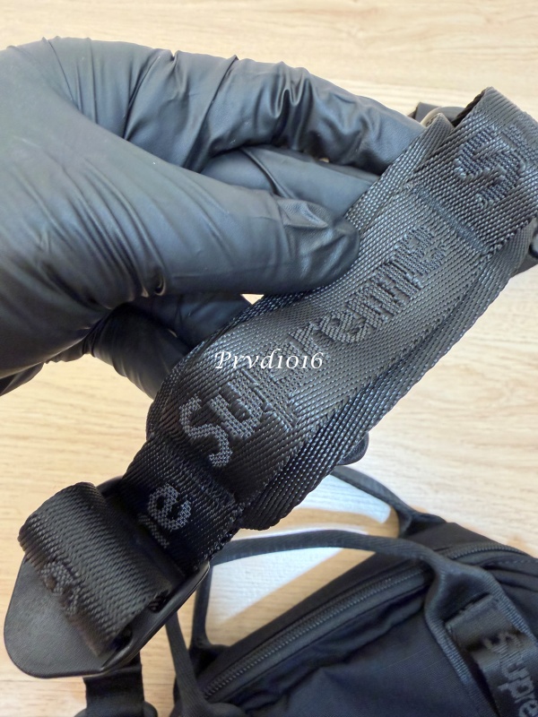 實拍免運 Supreme 2026 經典 Mini Duffle Bag 迷你波士頓包 側背包 斜背包 CORDURA 機能小包 潮流 穿搭 街頭男女多色:圖片 11