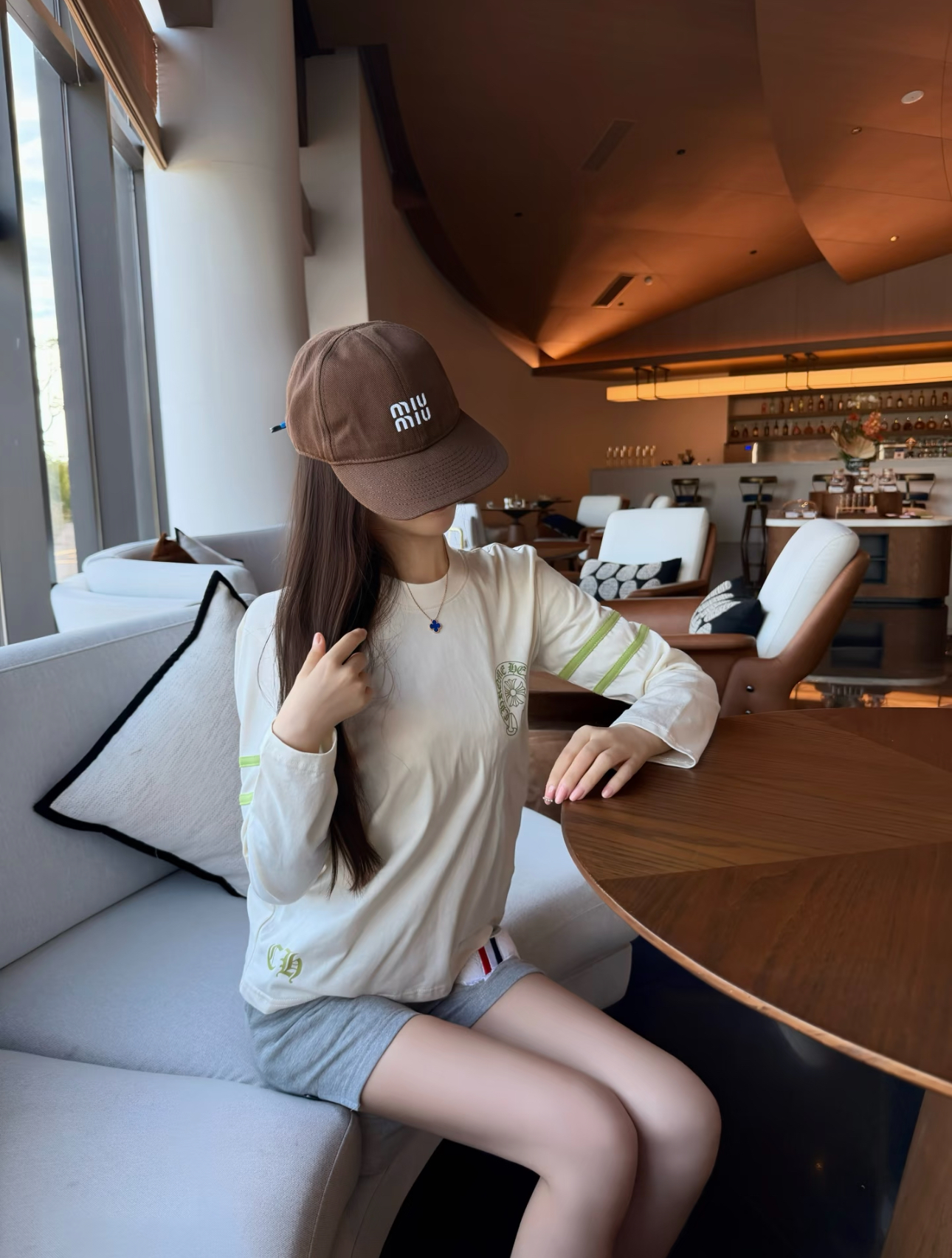 實拍免運 Miu Miu 經典刺繡LOGO 復古短簷棒球帽 男女同款 百搭老帽 潮流穿搭 遮陽帽 鴨舌帽 街頭質感 質感配件:圖片 5