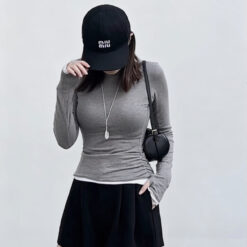 實拍免運 Miu Miu 經典刺繡LOGO 復古短簷棒球帽 男女同款 百搭老帽 潮流穿搭 遮陽帽 鴨舌帽 街頭質感 質感配件:圖片 4