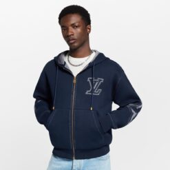 (現貨專區)實拍免運 Louis Vuitton LV 字母標誌拼接老花連帽外套 頂級奢華 休閒 潮流 穿搭 男款 深藍色：圖片 8